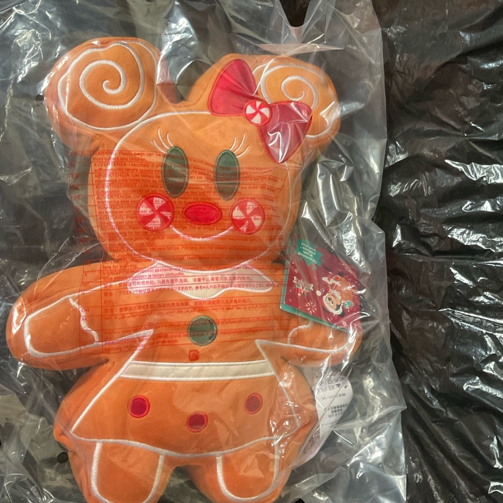 Minnie Mouse gingerbread scented plush 12 in . NWT STILL SMELLS